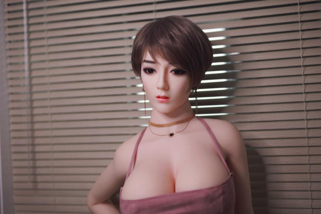 Ako: Asian Sex Doll